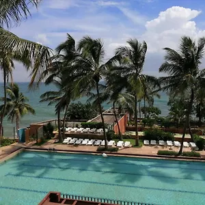 Hotel Jardin Savana